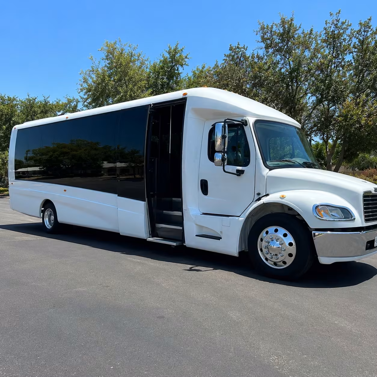 15 35 passenger minibus